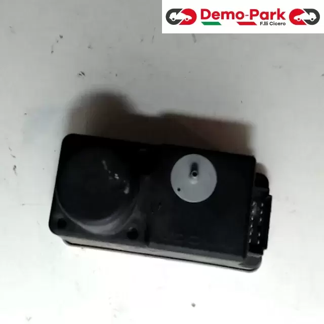 CHIUSURA CENTRALIZZATA - POMPA Volkswagen GOLF III  0