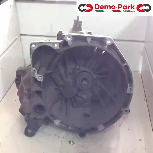 CAMBIO FIESTA Ford FIESTA TECHNO STUDIO - 1.8 TD  0