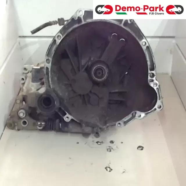 CAMBIO FIESTA Ford FIESTA TECHNO STUDIO - 1.8 TD  0