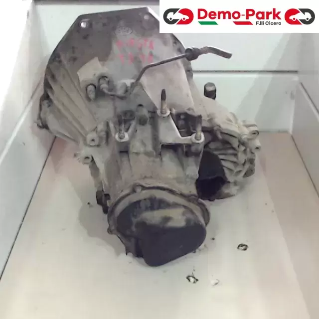 CAMBIO FIESTA Ford FIESTA TECHNO STUDIO - 1.8 TD  1