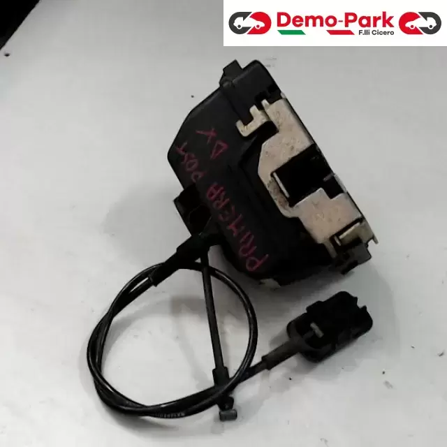 SERRATURA POST. DX Nissan PRIMERA  0