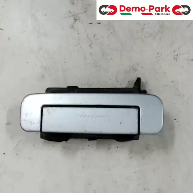 MANIGLIA ESTERNA DX - POSTERIORE Audi A4  0