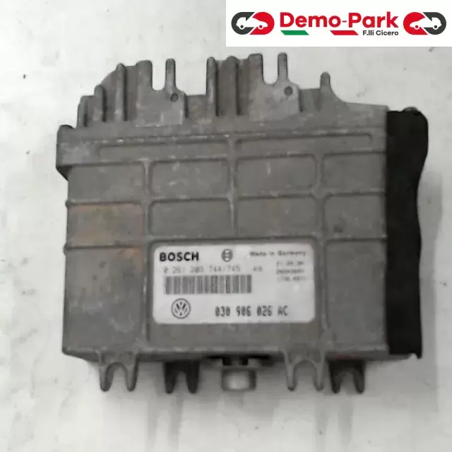 CENTRALINA MOTORE Volkswagen POLO - 1.4 BOSCH 0 261 203 744/745     030 906 026 AC 0