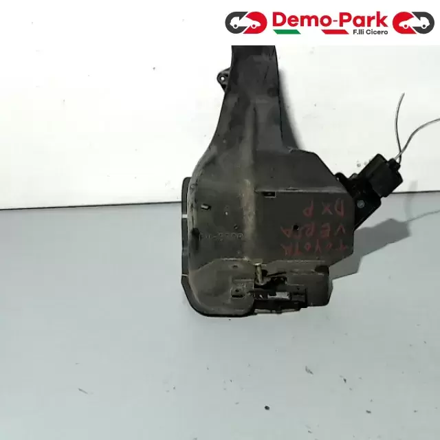 SERRATURA POST DX Toyota AVENSIS VERSO  1