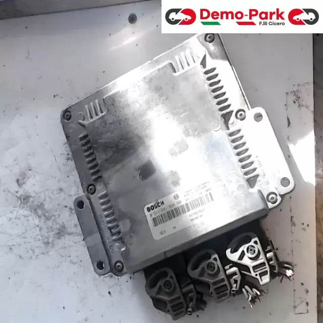 CENTRALINA MOTORE Renault MEGANE - 1.9 DCI BOSCH 0 281 001 934  HOM8200039569 0