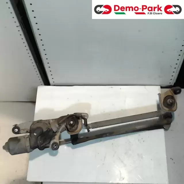 MOTORINO TERGICRISTALLO ANTERIORE Mitsubishi COLT 8250A231  159300-1500 0