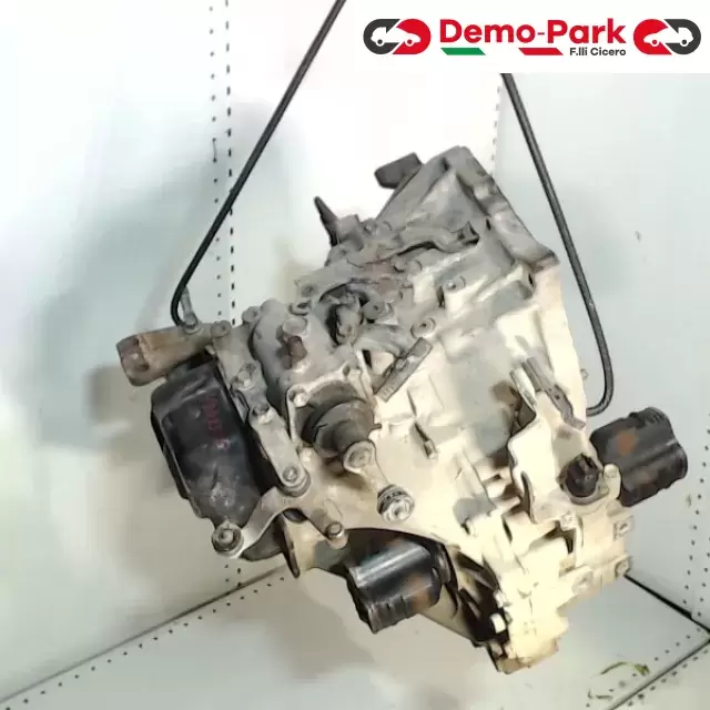 CAMBIO YARIS Toyota YARIS Y91124928 1