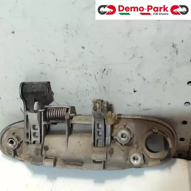 MANIGLIA ESTERNA ANT DX Toyota YARIS  1