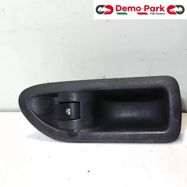 PULSANTE ALZACRISTALLI Renault LAGUNA 8200016014 0