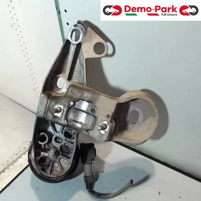 SUPPORTO MOTORE ANT SX Audi A4 AVANT 1.9 TDI 8E0 199 351 1