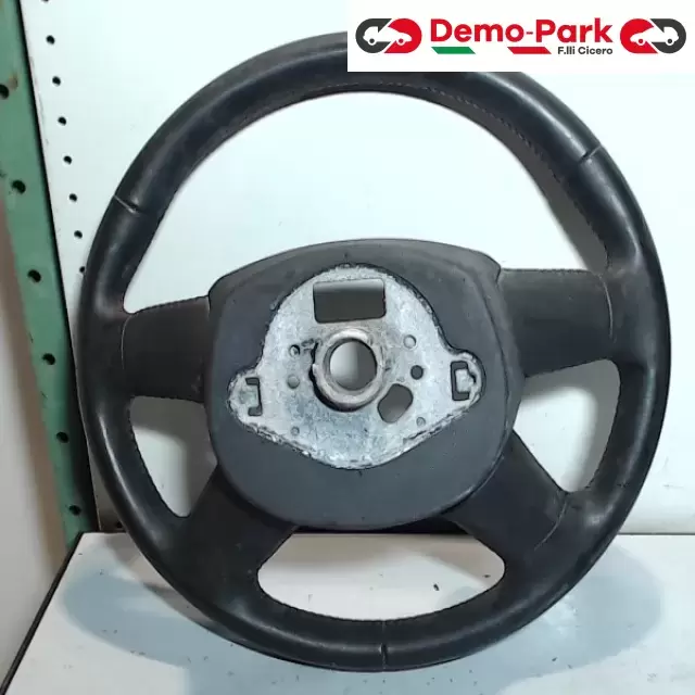 VOLANTE  Audi A4 2.0 TDI 62479390A 1