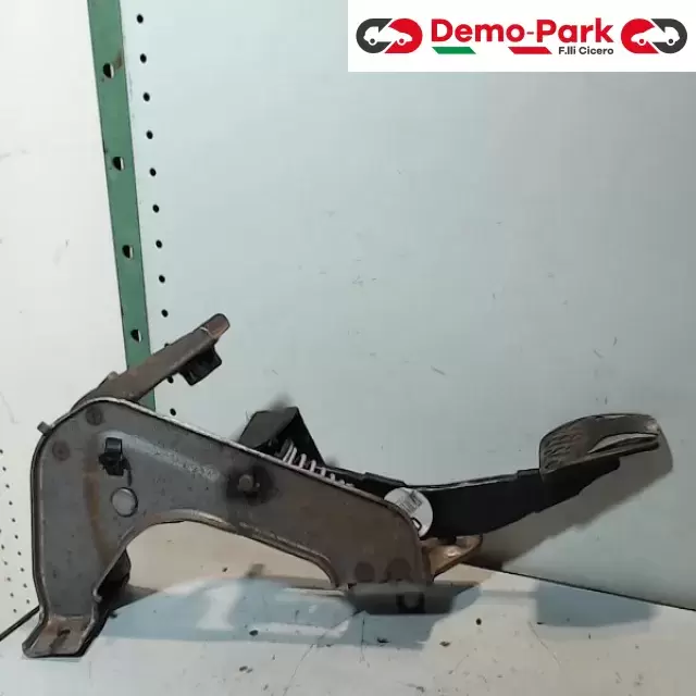 PEDALE FRIZIONE  Nissan QASHQAI 2.0 DCI E001U50X11 0