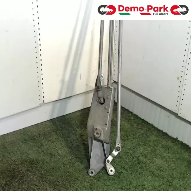 MOTORINO TERGICRISTALLO ANTERIORE Renault MODUS 3 397 020 635  82 00 141 270 2