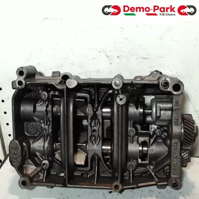 POMPA OLIO Audi A4 2.0 TDI 140 CV 03L 103 537 1