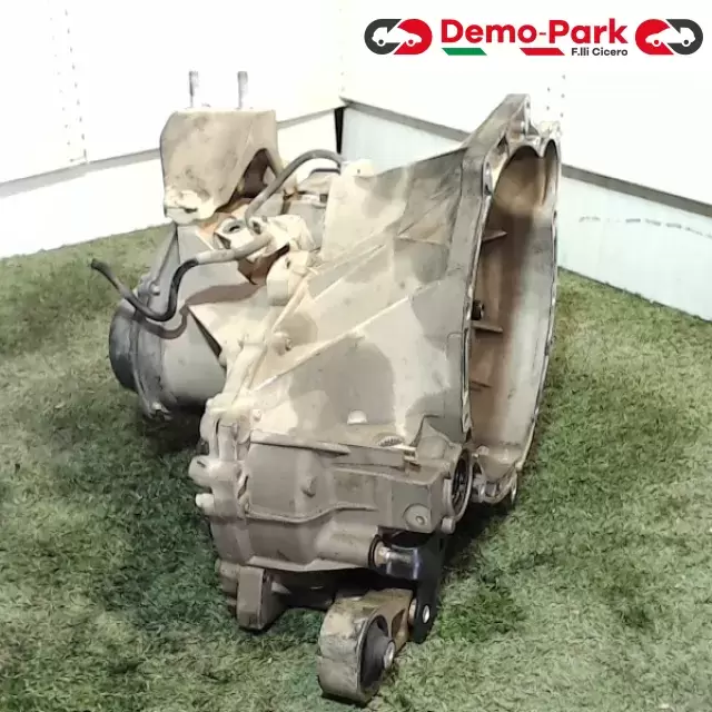 CAMBIO  Ford FIESTA VI 1.2 5M 8A6R7002CA 3