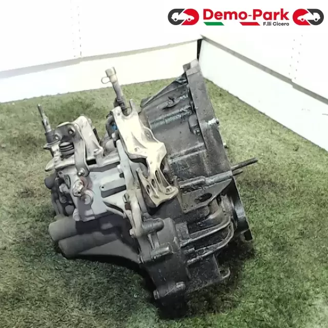 CAMBIO MOTORE F9QD8  Renault MEGANE SCENIC 1.9 DCI 6M 8200156391   3