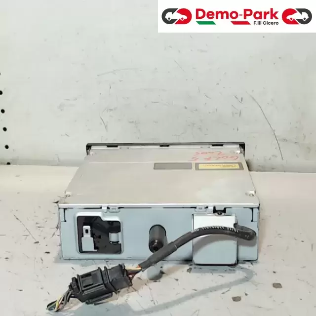 AUTORADIO LETTORE CD PLAYER  Volkswagen GOLF V 2.0 TDI 1k0 857 961 1