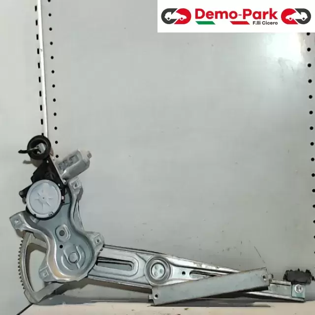 ALZAVETRO ANT. DX 5P  Toyota YARIS II SERIE 1.4 D4D 85710-0D100 0