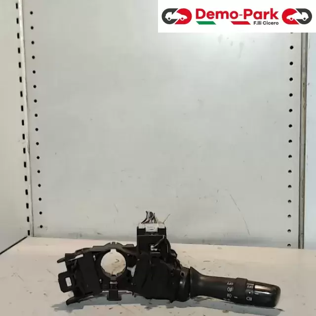 COMANDO FRECCE  Toyota YARIS II SERIE 1.4 D4D 0D080 17F142 0