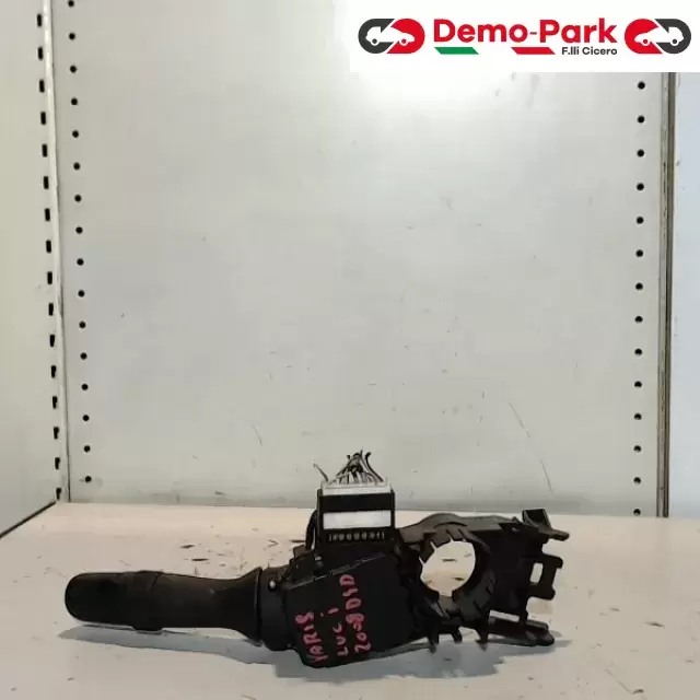 COMANDO FRECCE  Toyota YARIS II SERIE 1.4 D4D 0D080 17F142 1