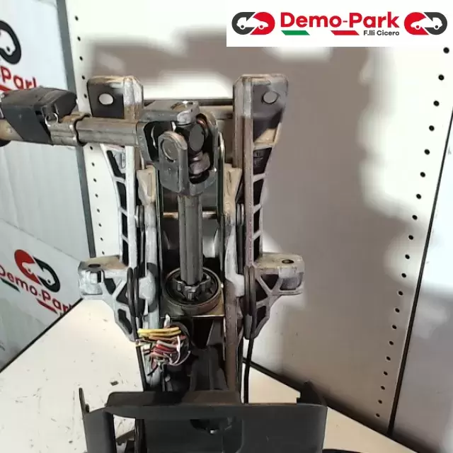 PIANTONE STERZO  Ford FOCUS C - MAX 1.6 TDCI 4M51 - 3C529 - AE  4M5T13N064-HH 1