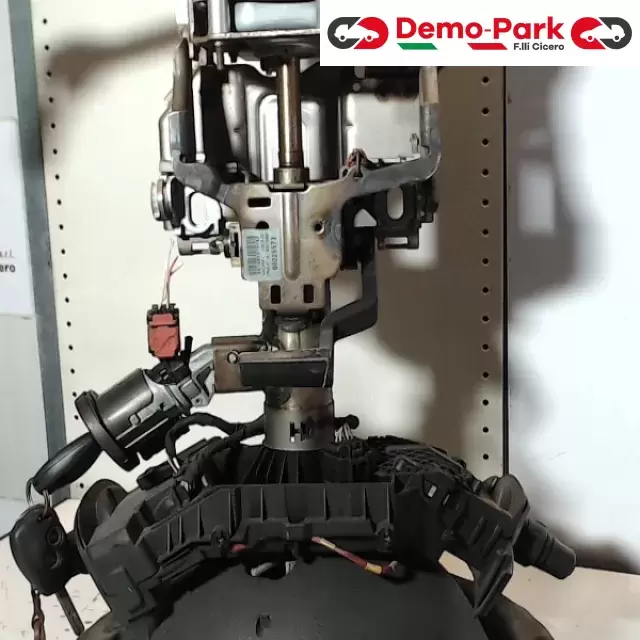 PIANTONE STERZO  Renault CLIO III 1.5 DCI 50410359  8200 327 507  50350111  54084732H - 8200 307 154--A  8200 245 459 1