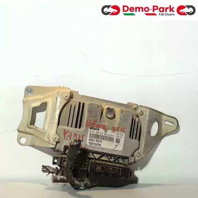 CENTRALINA MOTORE  Toyota YARIS II 1.0 89661 - 0D270  0 261 208 936  1039S12559 0