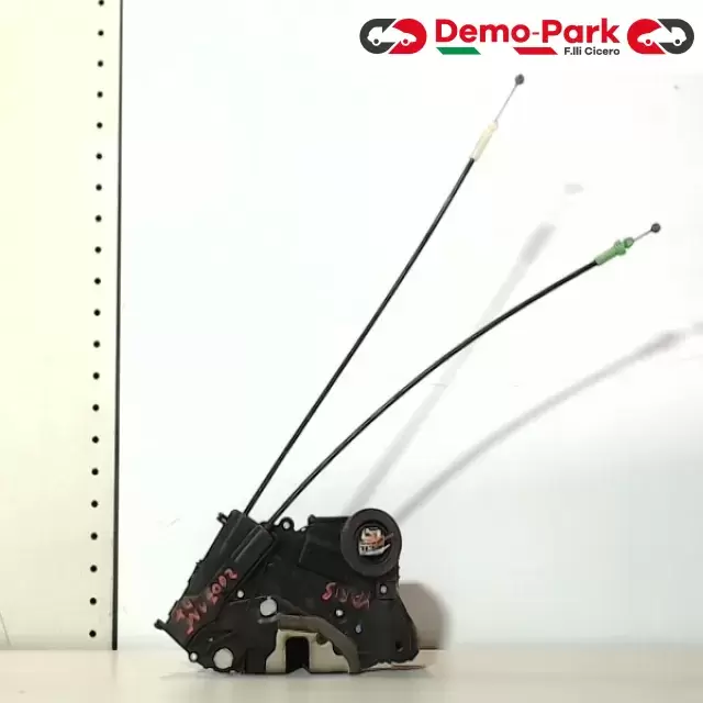 SERRATURA ANT. DX Toyota YARIS II SERIE  0