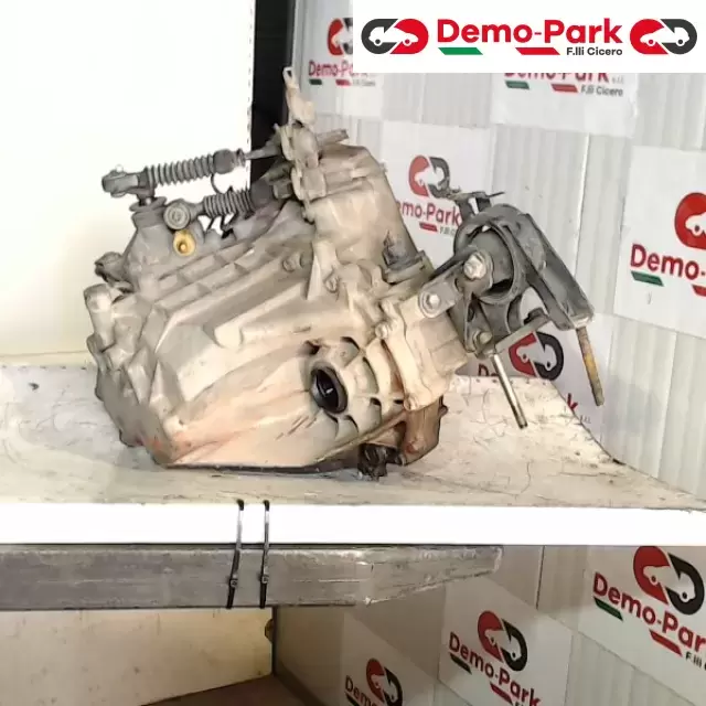 CAMBIO TOYOTA YARIS  Toyota YARIS 1.0 16V  1