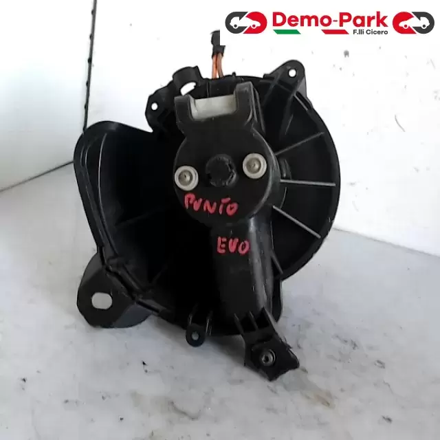 VENTOLA ABITACOLO FIAT GRANDE PUNTO EVO Fiat GRANDE PUNTO  EVO 1.2 B 164230100 0