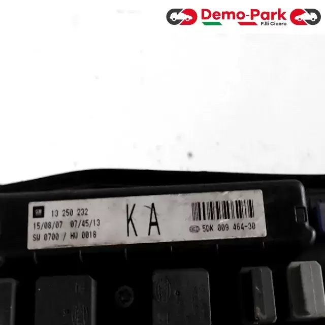 CENTRALINA PORTA FUSIBILI OPEL ASTRA H Opel ASTRA H 1.9 CDTI 13250232 1