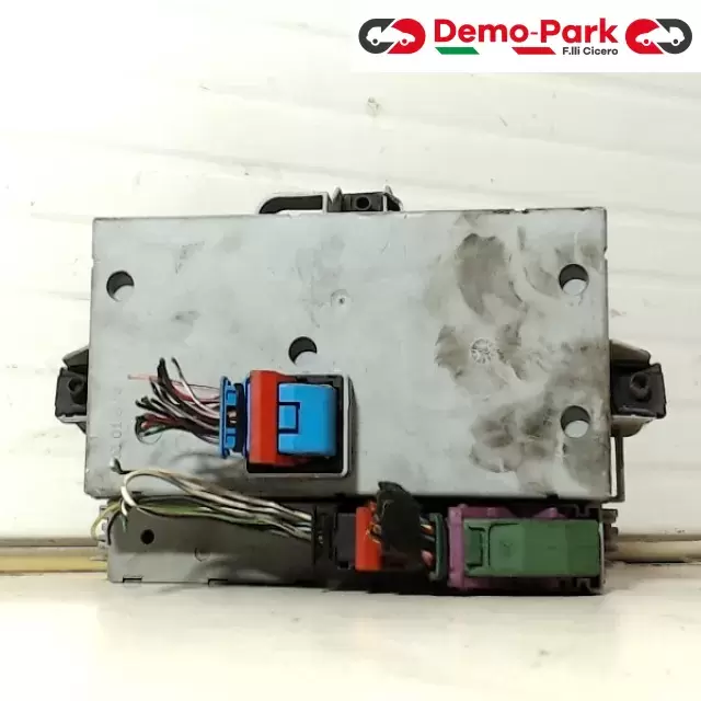 CENTRALINA PORTA FUSIBILI FIAT PUNTO Fiat PUNTO 1.2 16V 51735172 1