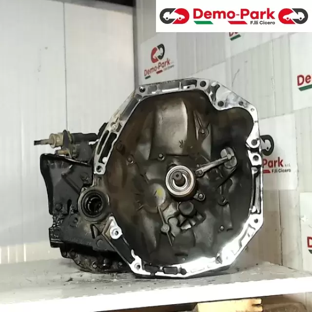 CAMBIO RENAULT CLIO Renault CLIO 1.5 DCI JH3141 0