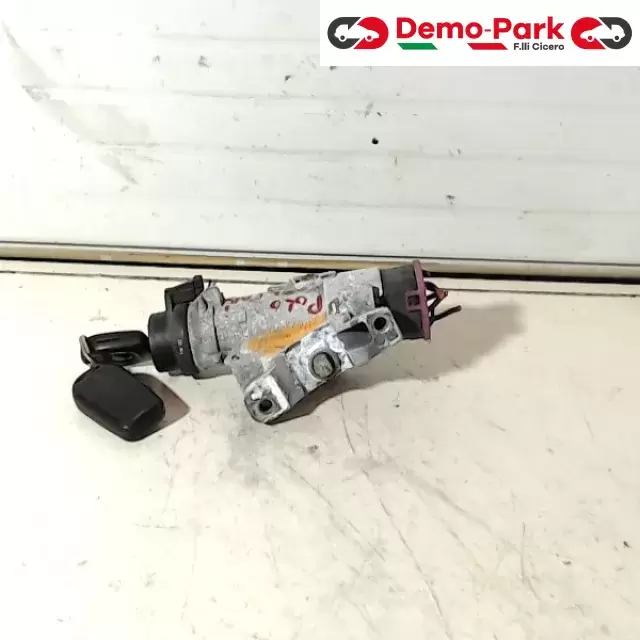 BLOCCASTERZO VOLKSWAGEN POLO 4 FARI Volkswagen POLO 4 FARI 480 905 851 G 0