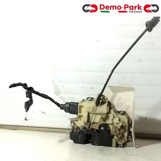 SERRATURA ANT. DX VOLKSWAGEN POLO Volkswagen POLO 4 FARI  1