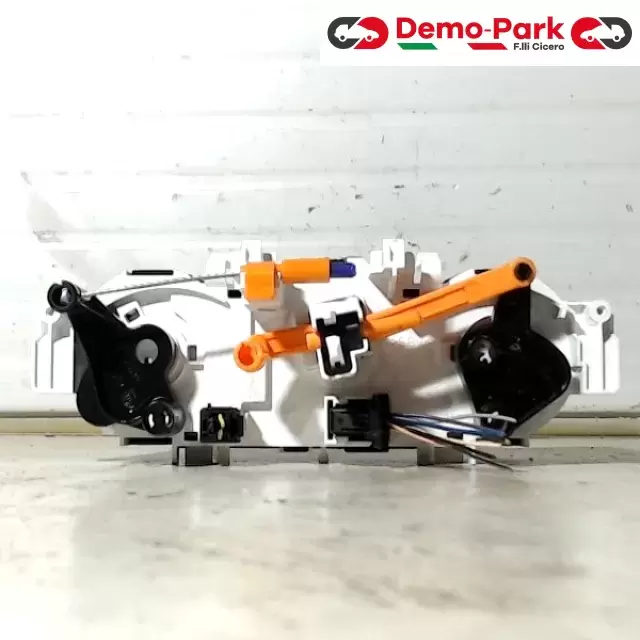 COMANDO CLIMA PEUGEOT 208 Peugeot 208 E1063071 1