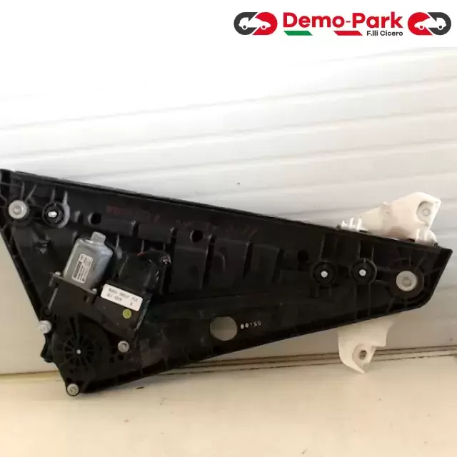 ALZAVETRO ANT. SX HYUNDAY VELOSTER Hyundai VELOSTER 82450-2V100 1