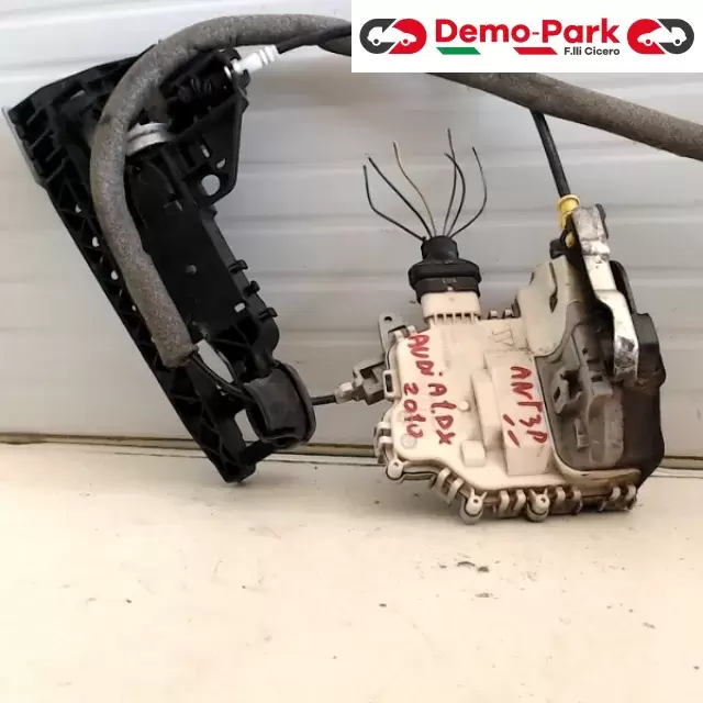 SERRASTURA ANTERIORE DX AUDI A1 3PORTE Audi A1 A046879 0