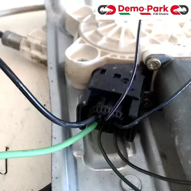 ALZAVETRO ANTERIORE DX MB C220 Mercedes-benz C220  1