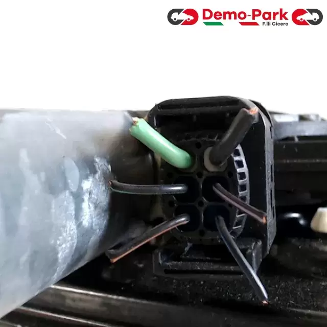 ALZAVETRO POSTERIORE SX MB C220 Mercedes-benz C 220 A 203 820 29 42 2