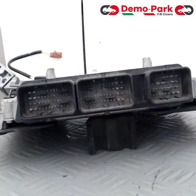 CENTRALINA + BLOCCASTERZO 308  Peugeot 308 2.0 HDI hw 9663548180 3