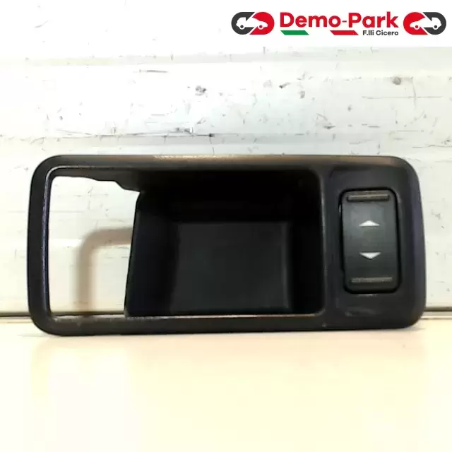 PULSANTIERA ANTERIORE DX FORD C-MAX Ford C-MAX 3M51-226A36-ADW 0