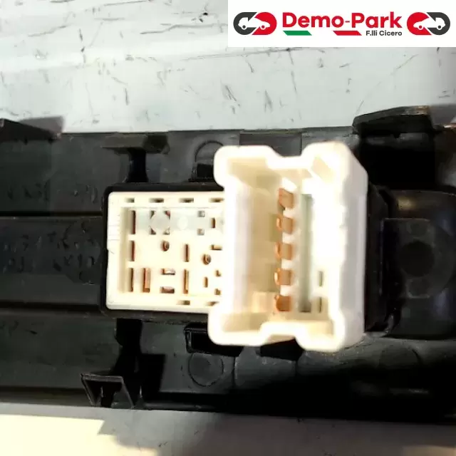 PULSANTIERA ANTERIORE DX NISSAN MICRA K12 Nissan MICRA K12  1