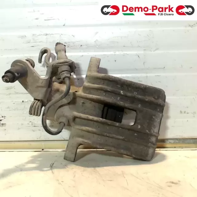 PINZA POSTERIORE SX VW GOLF 5 Volkswagen GOLF 5 451/D 0