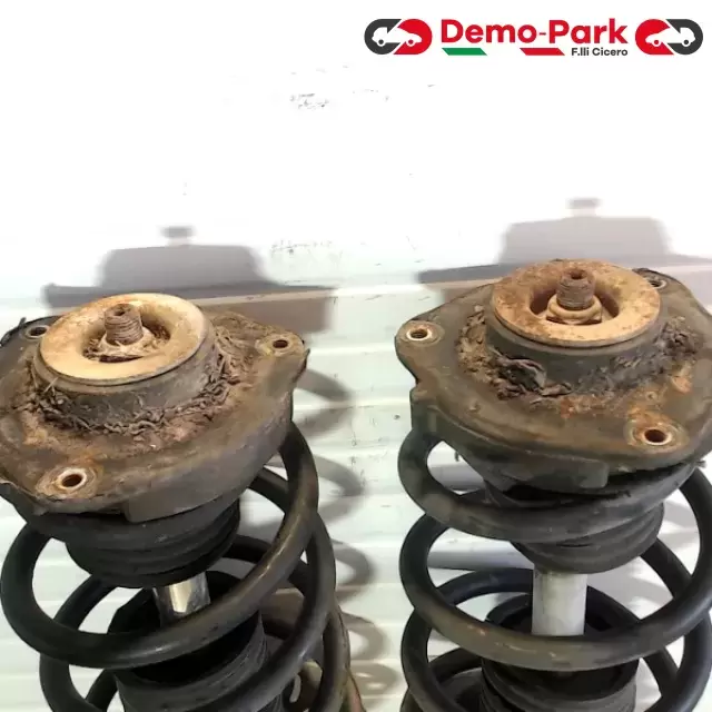 AMMORTIZZATORI ANT. SEAT ALTEA 2.0 TDI Seat ALTEA 2.0 TDI IT0 413 031 EJ / 82 4904 001 067 1