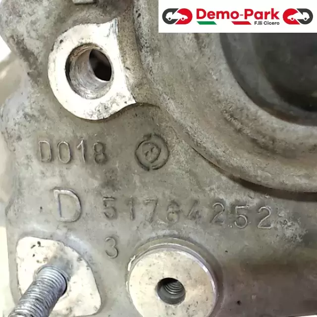 BRACCIO OSCILLANTE SUPERIORE DX ALFA 147 2° SERIE Alfa Romeo 147 - 1.9 JTD 51764252 2