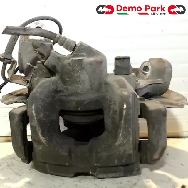 MONTANTE ANTERIORE SX  Bmw SERIE 1 E87 3121 6764443-03 3