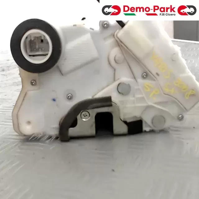 SERRATURA YARIS 2008 ANT SX Toyota YARIS - 1.4 D4D 06119Z8 1