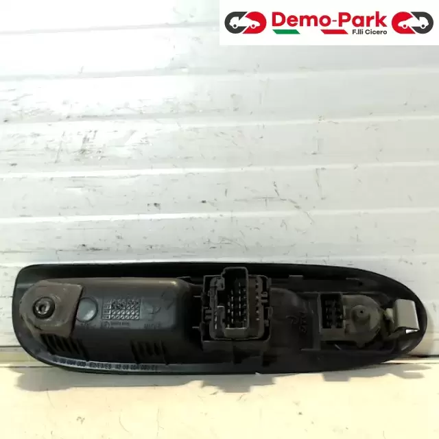 PULSANTIERA SX 3PORTE Renault CLIO -  II SERIE 3P 82 00 084 008 1