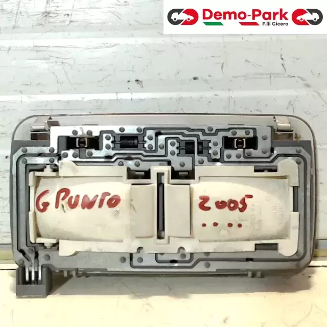 PLAFONIERA INTERNA  Fiat GRANDE PUNTO 735244963 1